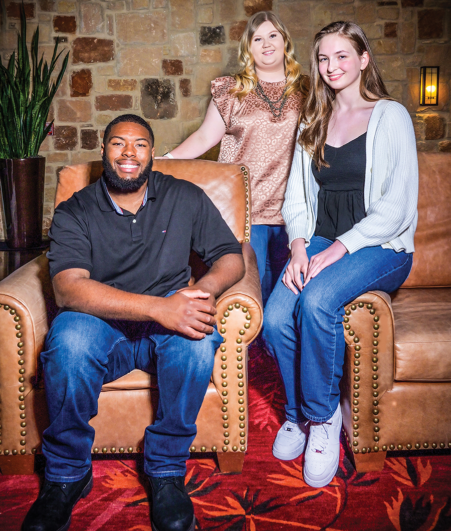 Teens chosen for 2023 youth tour Electric Cooperative